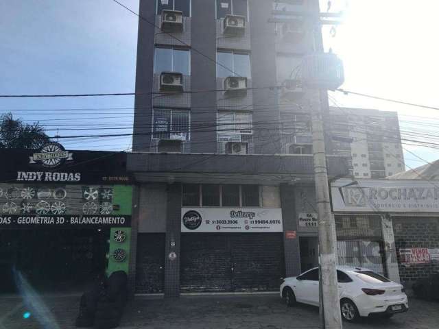 Ótima sala comercial  no bairro São João! Ampla sala  com dois módulos, cozinha individual e banheiro.&lt;BR&gt;Recentemente pintada. &lt;BR&gt;Excelente localização próximo a Avenida Cristóvão Colomb