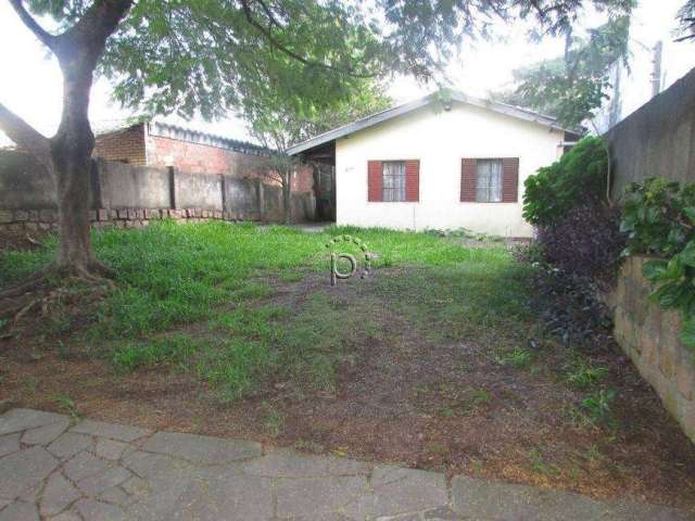 Casa de alvenaria, dois dormitório, sala, ampla cozinha e banheiro.  Possui também um anexo. Amplo terreno com 11 metros de frente por 48 metros de frente a fundos.