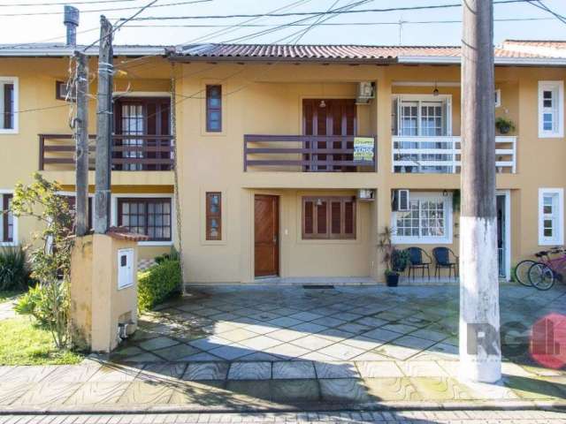 Casa em Condomínio na Zona Sul, no bairro Hípica, com 2 dormitórios, living para dois ambientes, cozinha mobiliada, lavabo, lavanderia, espaço gourmet com churrasqueira, banheiro social, 2 vagas de ga