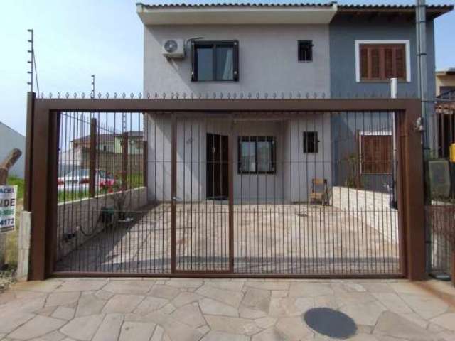 Ótimo sobrado no Bairro Aberta dos Morros de 3 dormitórios, living para 2 ambientes, lavabo e cozinha com moveis planejados. Pátio ao fundos com edícula com churrasqueira e área de serviço, fechada co