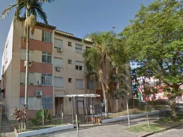 Ótimo apartamento no Jardim do Salso, a poucos minutos da PUC, DESOCUPADO, fundos, reformado, com 41m² privativos, de 1 dormitório. Possui sala ampla para 2 ambientes, 1 dormitório, banheiro com box d