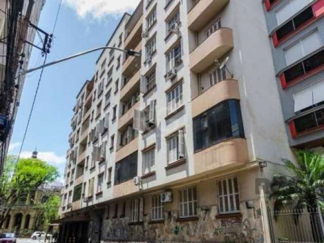 Ótimo apartamento no Centro, próximo da UFRGS, de frente, desocupado, último andar, de 2 dormitórios. Possui sala com sacada, 2 dormitórios, banheiro, cozinha. Imóvel muito ventilado e iluminado. Cond