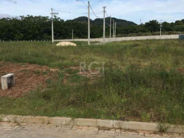 Vende-se excelente terreno localizado no condomínio ILHA VERDE, onde o mesmo possui infra completa com a seguintes características:&lt;BR&gt; &lt;BR&gt;-piscina, salão de festas ( completo e equipado)