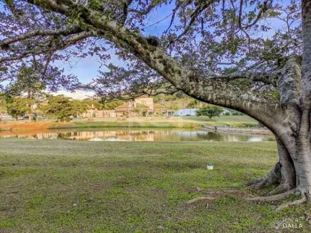 More em Porto Alegre com aquela sensação de estar na Serra Gaúcha! E ainda à 30 minutos dos Principais Bairros da cidade! Assim é Morar no Alphaville! &lt;BR&gt;&lt;BR&gt;Último Lote PLANO, ALTO e COM