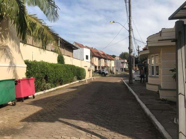 Terreno em condomínio, ótima infraestrutura, com salão de festas, playground, quadra de esporte, ampla área verde. Local tranquilo com transporte e comércios ao redor. Próximo a Av. Cristiano Kramer. 