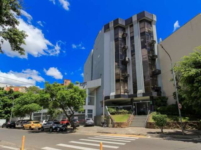 Exelente conjunto comercial dividido em recpsção e 3 confortaveis estações de trabalho, no melhor ponto do bairro Rio Branco, vicente da Fontoura esquina Neusa Brizola, sala ampla toda mobiliada pront