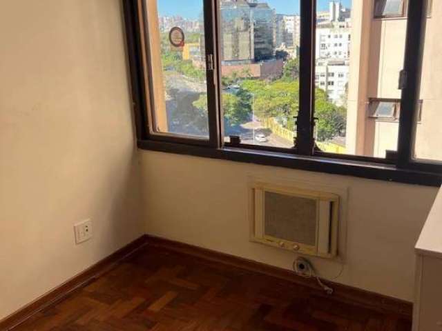 APARTAMENTO JK SEMI MOBILIADO A 500 METROS DO CAMPUS DE DIREITO DA UFRGS.&lt;BR&gt;&lt;BR&gt;Apartamento semi mobiliado, recentemente reformado   em condomínio seguro e organizado, ideal para estudant