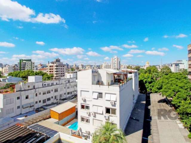 Apartamento de dois dormitórios sendo um suíte, living dois ambientes com churrasqueira, cozinha e área de serviço.&lt;BR&gt;Descubra este incrível apartamento de 2 dormitórios, sendo 1 suíte, ideal p