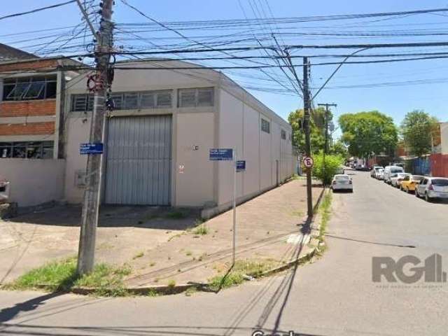 Pavilhão com otima localizaçâo no Bairro Navegantes, terreno de 290 m2 sendo um otimo investimento para um proprio negocio ou para locação... &lt;BR&gt;Conta com banheiros e um espaço amplo para o seu