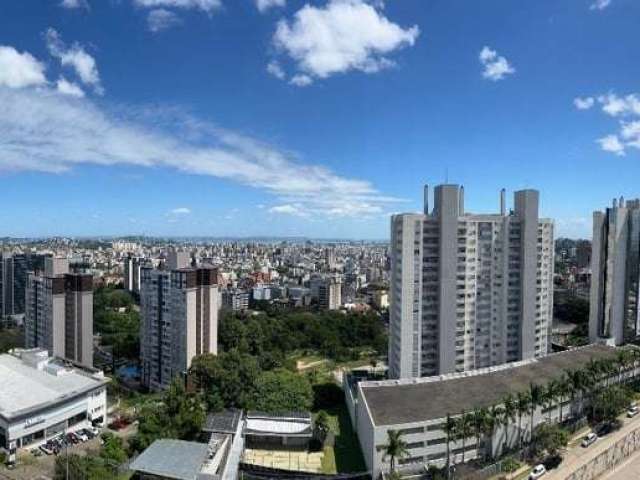 Lindíssimo apartamento mobiliado e decorado, 1 Dormitório com suíte pronto para morar! Acabamentos nobres, sistema de som ambiente e iluminação. Piso em porcelanato e marcenaria premium. A vista deste