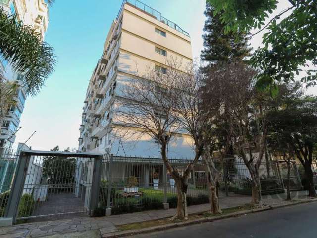 Oportunidade Imperdível: Apartamento em Localização Privilegiada&lt;BR&gt;&lt;BR&gt;Este apartamento oferece três dormitórios, duas suítes, um elegante gabinete, lavabo e um amplo living com dois ambi