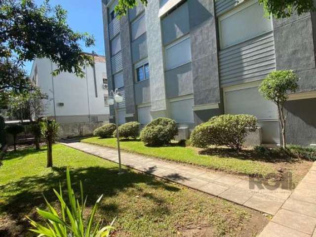 Apartamento duplex com 137,84m² privativos, de fundos, silencioso, com 4 dormitórios podendo fazer escritório/ estúdio ou deixar a sala mais ampla, 2 banheiros sociais, 2 cozinhas, 2 salas de estar po