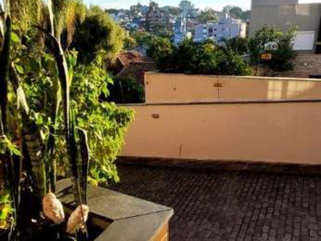 VENDA Casa  em condomínio  com 3 quartos,  suite,   no Bairro Chácara das Pedras,  Porto Alegre RS,  na  rua Monte Alverne. &lt;BR&gt;Com uma localização privilegiada,  próximo ao Shoping Iguatemi, es