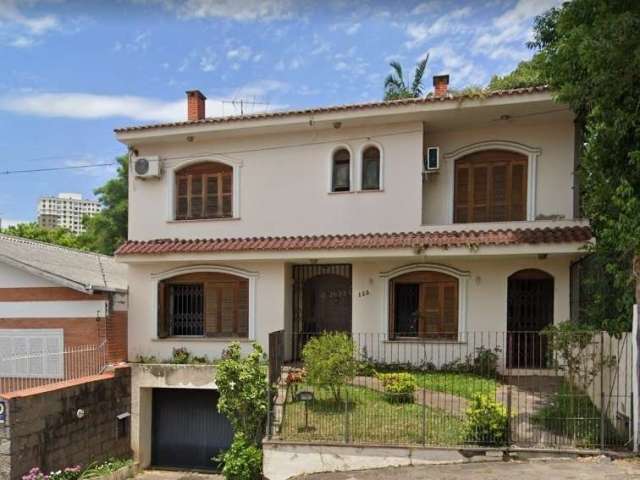 Casa c/ 5dormitórios no Bairro Chácara das Pedras.&lt;BR&gt;&lt;BR&gt;O bairro Chácara das Pedras está muito próximo dos bairros Três Figueiras,&lt;BR&gt;Petrópolis, Boa Vista, Vila Jardim, Jardim Eur