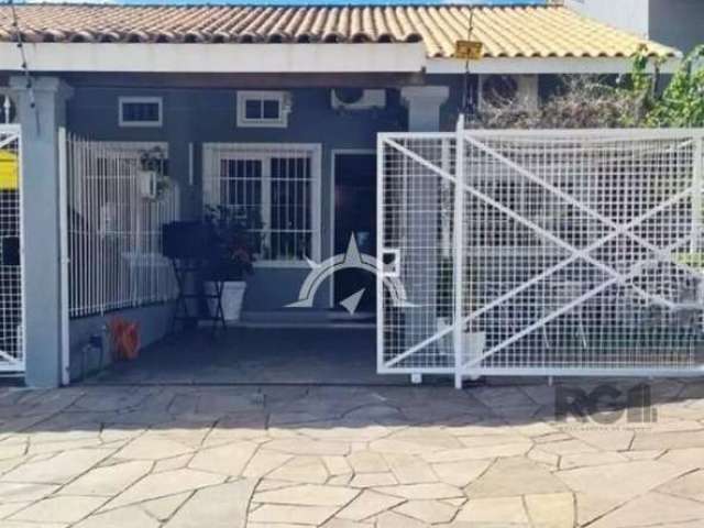 Casa com 3 dorms e 2 vagas de garagem no Bairro Jardim Leopoldina.&lt;BR&gt;&lt;BR&gt;Linda casa semi mobiliada, com mesanino e espaço externo privativo.&lt;BR&gt;&lt;BR&gt;Aceita financiamento, docum