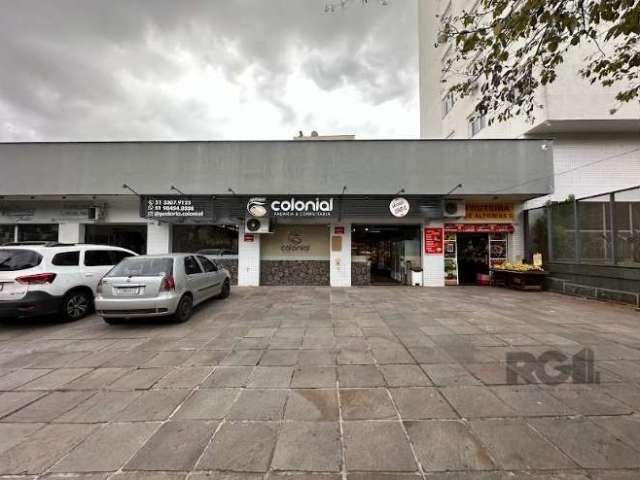 3 lojas unificadas para um inquilino com 120 m² de área privativa.&lt;BR&gt;Inquilino com mais de 20 anos no mercado, com facilidade de comunicação. &lt;BR&gt;Valor do aluguel ? R$ 7.415,00 (valor lim