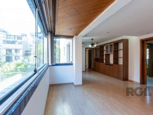 Apartamento | 3 quartos | 1 suíte | 1 vaga | 92,00m2 | Bairro Petrópolis&lt;BR&gt;&lt;BR&gt;Este lindo apartamento é constituído de living amplo, cozinha com móveis planejados, área de serviços indepe