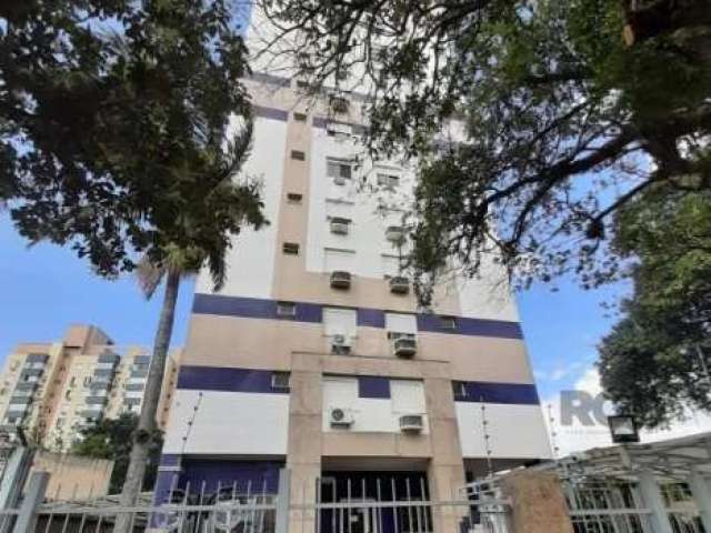 Apartamento no bairro Santana em Porto Alegre. 3  quartos , sendo 1 suíte. Living 2 ambientes com churrasqueira. Cozinha separada e lavanderia. 1 vaga de garagem escriturada. Condomínio com excelente 