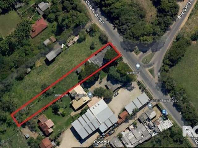 TERRENO PLANO COM LEVE DECLIVE - CERCADO / MURADO - BEM LOCALIZADO - MEDINDO 14,00m DE FRENTE POR 250,00m DA FRENTE AO FUNDO - TOTALIZANDO 3.500.00m2 - OBS: POSSUI UMA CASA DE ALVENARIA COM 106,00m2 N