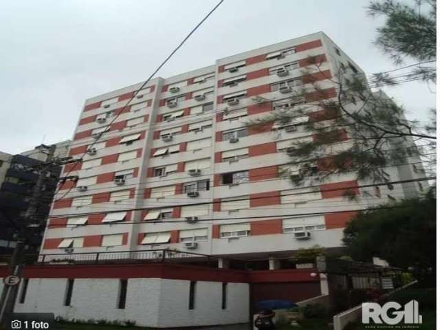 APARTAMENTO 03 DORMITORIOS COM GAR. CÓD.RP390483&lt;BR&gt;&lt;BR&gt;Excelente oportunidade de compra no bairro Rio Branco em Porto Alegre. Apartamento com 3 dormitórios, sendo 1 suíte, 1 banheiro soci