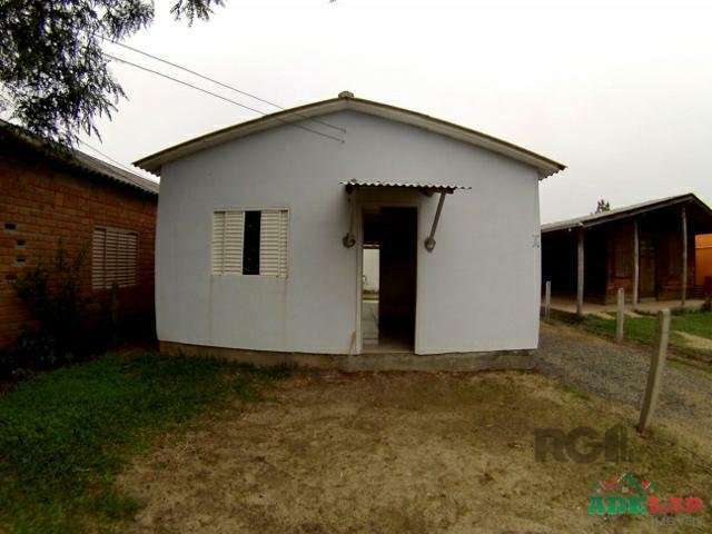 VENDE-SE 2 CASAS DE ALUGUEL NO LAMI. 2 Ótimas Casas de 2 Dormitórios, Sala/Cozinha, Banheiro e Área de Serviço.&lt;BR&gt;PRÓXIMO DE ÔNIBUS E COMÉRCIO LOCAL.