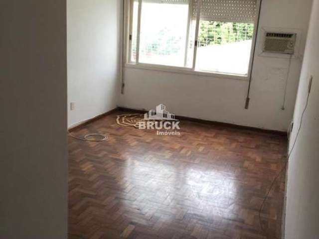 Apartamento de 1 dormitório, sala, cozinha e área de serviço separada, bem iluminado com somente um lance de escada. Prédio pequeno de 2 pavimentos, sendo 5 unidades por andar, com interfone e sem ele