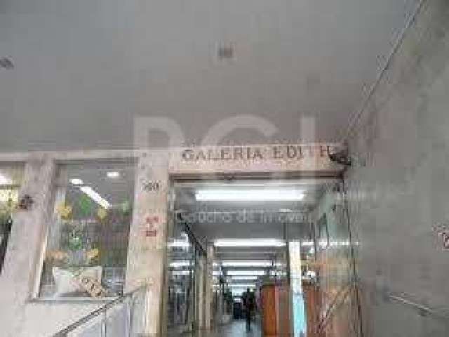 Sala comercial para Comprar localizada no Centro Histórico, na Galeria Edith entrada pela Rua dos Andradas e também pela General Andrade Neves. Prédio com elevador, portaria 24 horas. Agende já sua vi