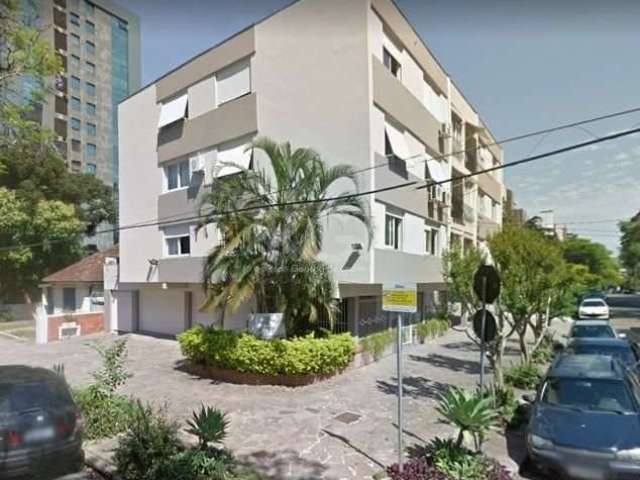 Apartamento para Comprar de 3 dormitórios, com suíte e 2 vagas em Petrópolis.Com 136,23m², este apartamento possui peças amplas e ensolaradas, com 03 dormitórios, sendo 01 suíte, living 02 ambientes, 