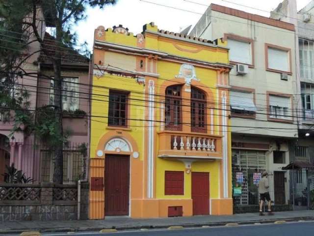 Casa Comercial de 288m2 para Comprar na Cidade Baixa, com 2 andares, pátio nos fundos, onde a última ocupação foi de um restaurante. Ótima localização, próximo a rua Alberto Torres.&lt;BR&gt;Venha con