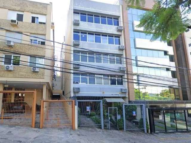 Sala comercial no bairro Auxiliadora de 37m² de excelente localizaçao, próximo a Av. Plínio Brasil Milano, Carlos Gomes e Eudoro Berlink.&lt;BR&gt;Agende já uma visita para conhecer esta oportunidade.