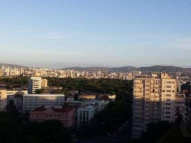 Apartamento jk todo reformado no centro de porto alegre, cozinha e quarto separados, 12ºandar, com vista panorâmica incrível. Próximo da ufrgs, santa casa e cidade baixa, com todos os recursos que bai