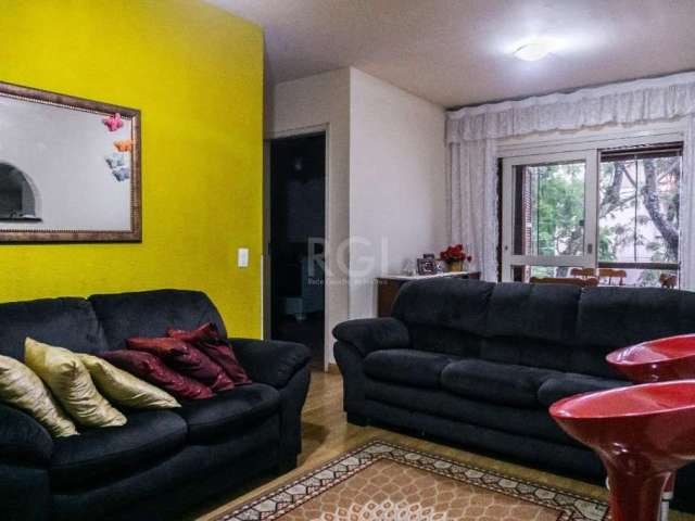 Apartamento de dois dormitórios no bairro Partenon em Porto Alegre.&lt;BR&gt;Living dois ambientes, sala de estar, cozinha, 2 quartos, banheiro social e área de serviço. Móveis planejados da Cozinha e