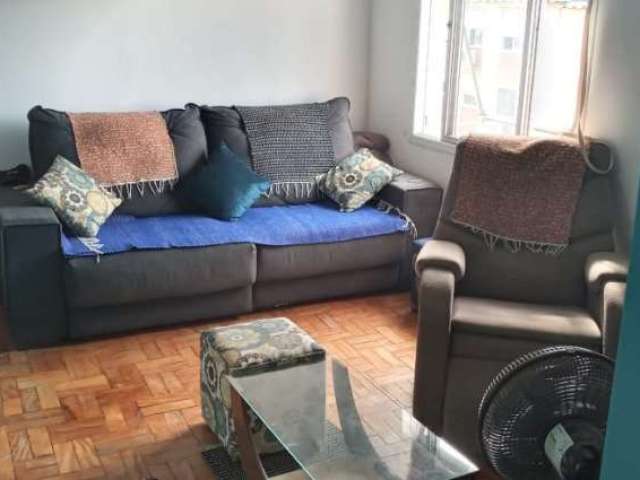 Ótimo apartamento reformado 2 dormitórios,&lt;BR&gt;bairro São Sebastião, Porto Açegre, ensolarado,&lt;BR&gt;próximo ao shopping, silencioso,&lt;BR&gt;living 2 ambientes, cozinha americana,&lt;BR&gt;b