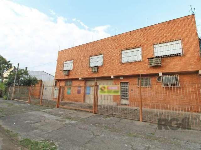 Venda - Porto Alegre -  Pavilhão comercial e Industrial c/ 1035m² com escritórios ,  na Rua  Conselheiro Travassos com 2 pavimentos com depósito,  sala de administração, diretoria e atendimento, cozin