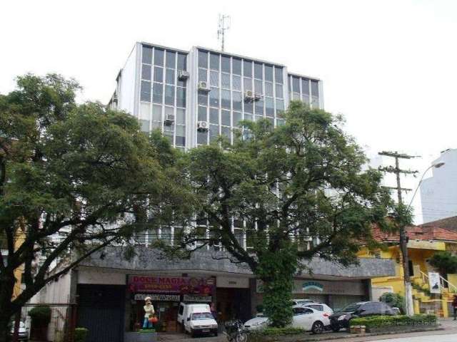 Sala comercial na Av. Protásio Alves Porto Alegre  - Imóvel com 37,20 m², piso com revestimento em forração, 1 lavabo, posição de fundos, segundo andar, em prédio com portaria, Localizado nas imediaçõ