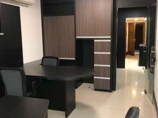 Sala comercial no Bairro Rio Branco.&lt;BR&gt;Sala comercial, com 31m² de área privativa, sala de atendimento ampla, recepção, lavabo, copa/cozinha.&lt;BR&gt; &lt;BR&gt;Condomínio com fachada espelhad