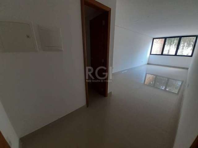 Sala comercial, com 30,75 m² privativos.&lt;BR&gt;Portaria em horário comercial&lt;BR&gt;Elevador e a sala é no 2º andar.&lt;BR&gt;No Bairro Menino Deus  &lt;BR&gt;Aceita financiamento!