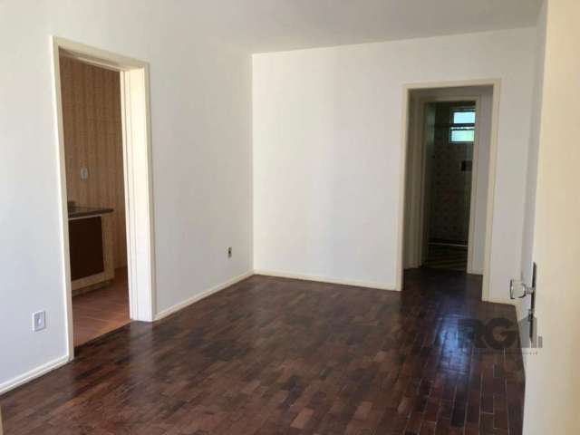 Amplo apartamento de 1 dormitório, living, banheiro com box, cozinha e área de serviço.&lt;BR&gt;Excelente localização na Lucas de Oliveira.