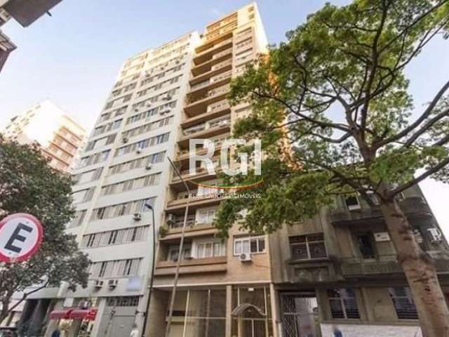 Apartamento 3 dormitórios com vaga no Centro Histórico de Porto Alegre Magnífico apartamento de 3 dormitórios c/suíte, 202 m² privativos e uma vaga escriturada, apenas 1 apartamento por andar, totalme