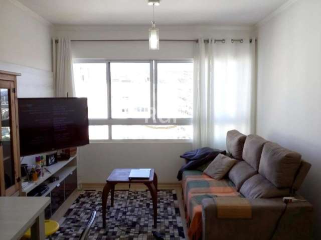 Excelente apartamento  com 2 anos de uso ,  tendo portaria 24 horas , piscina,  playground ,churrasqueira no apartamento,  elevador, cozinha com mobília sob medida. Garagem (uma vaga) coberta escritur