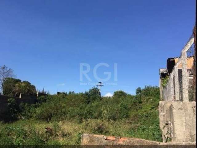 Terreno à venda localizado na Rua Comandai, Bairro Cristal, Porto Alegre. Terreno com área total de 1100m² e topografia irregular. Aproveite essa chance única de adquirir um terreno na região. Entre e