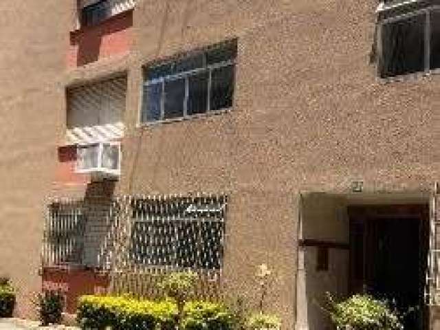 Excelente apartamento,dois dormitórios,dependência de empregada,cozinha montada,wc auxiliar,área de serviço,banheiro social finamente decorado,garagem fechada e escriturada e mais uma vaga rotativa,po