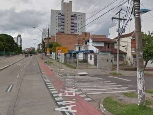 Terreno de esquina em ótima localização, próximo a Érico Verissimo. Estuda proposta e imóvel como parte de pagamento.