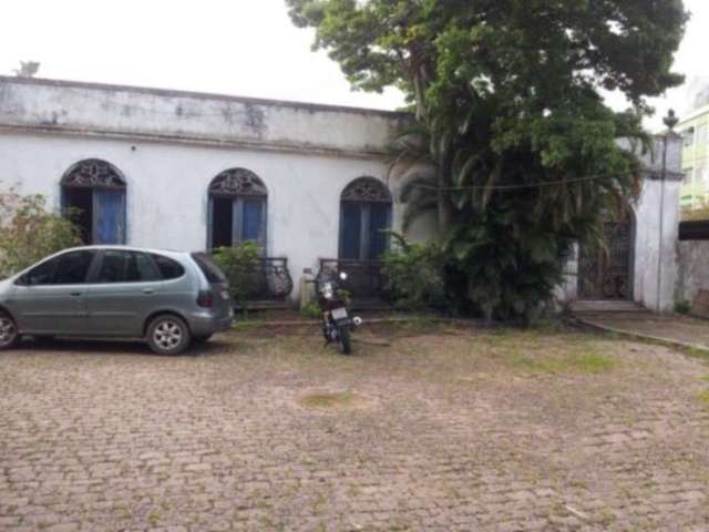 Terreno com prédio comercial - tristeza&lt;BR&gt;&lt;BR&gt;terreno comercial com área de 1.968m², próximo à wenceslau escobar, bairro tristeza.Terreno ideal para condomínio tendo 24x82. Prédio não est