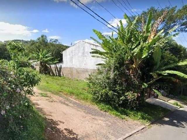 Terreno com vista,  plano medindo 20x30= 600m²,  em rua asfaltada, no Bairro Vila Nova. Próximo a estrada das Furnas e Supermercado Zanella na Estada João Passuelo.