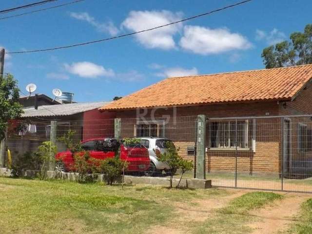 OPORTUNIDADE!!!&lt;BR&gt;&lt;BR&gt;Excelente casa totalmente mobiliada, inclusive com eletrodomésticos, em estilo rústico, em conceito aberto e com pé direito alto (05 metros).&lt;BR&gt;&lt;BR&gt;Poss