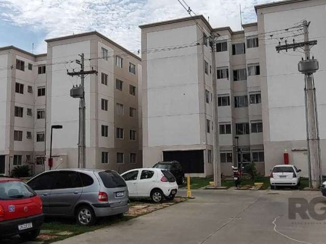 Apartamento térreo, 2 dormitórios, sala, banheiro social, cozinha com área de serviços integrada.  Ótima localização, próximo de todos os recursos do bairro. Toda documentação em dia, pode ser financi