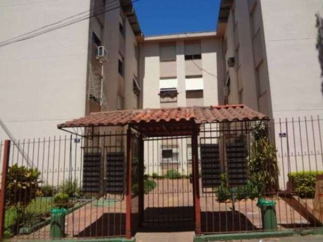 Apartamento de 3 dormitórios, no Bairro Santo Antônio, imediações da Avenida Bento Gonçalves. Bem conservado e ensolarado, com banheiro social todo reformado,próximo a Bento Gonçalves. Prédio com port