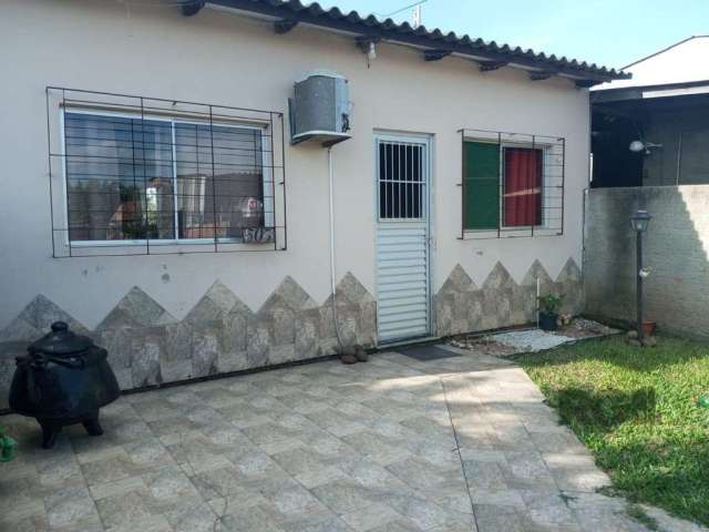 Oportunidade imperdível no bairro Rubem Berta, Porto Alegre! Esta charmosa casa, com 55 m² de área privativa, oferece um ambiente acolhedor e confortável. Localizada na Rua Oscar Ferreira Duarte, a pr