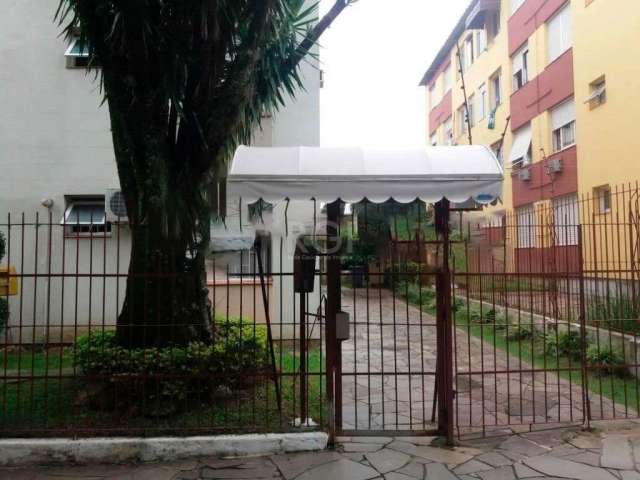 Ótimo apartamento: 1 Dormitório amplo, banho social, opção suite, piso laminado, cozinha com balcão, área de serviço com tanque. Ótima iluminação solar. Apenas um lance de escadas.